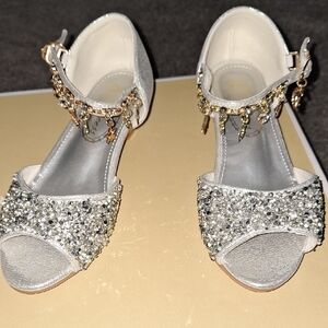 Elegant Silver Kids Sandals with Glitter
